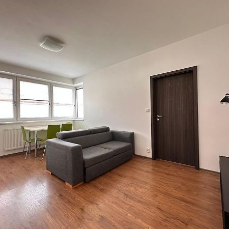 Apartman Ab Kryte Parkovani Zdarma Чеське Будєйовіце Екстер'єр фото